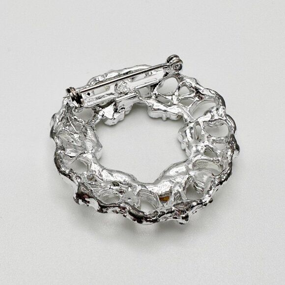 Vintage Silver Rhinestone Wreath Brooch Pin - Picture 4 of 4